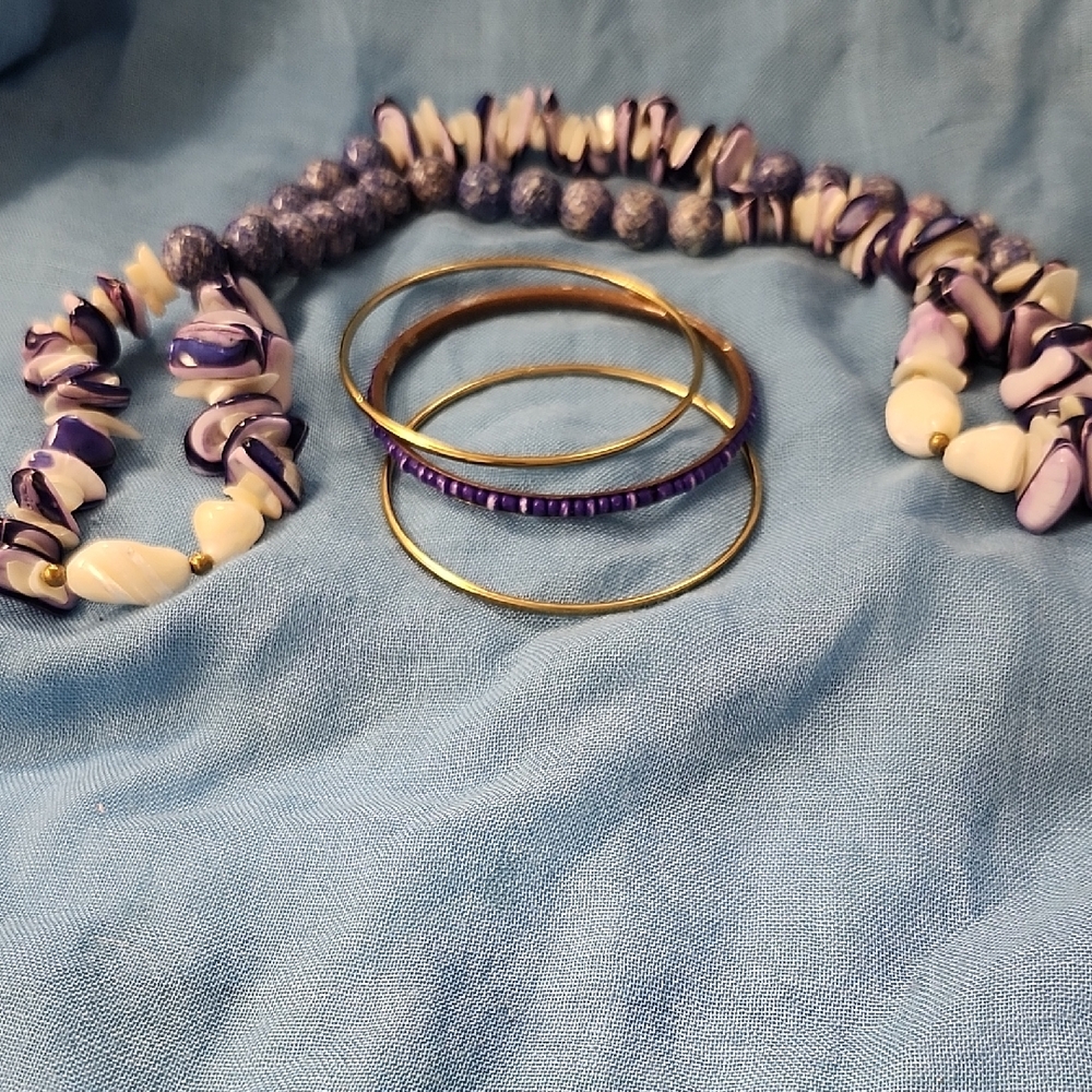 Stunning purple and white shell jewelry set for sale!